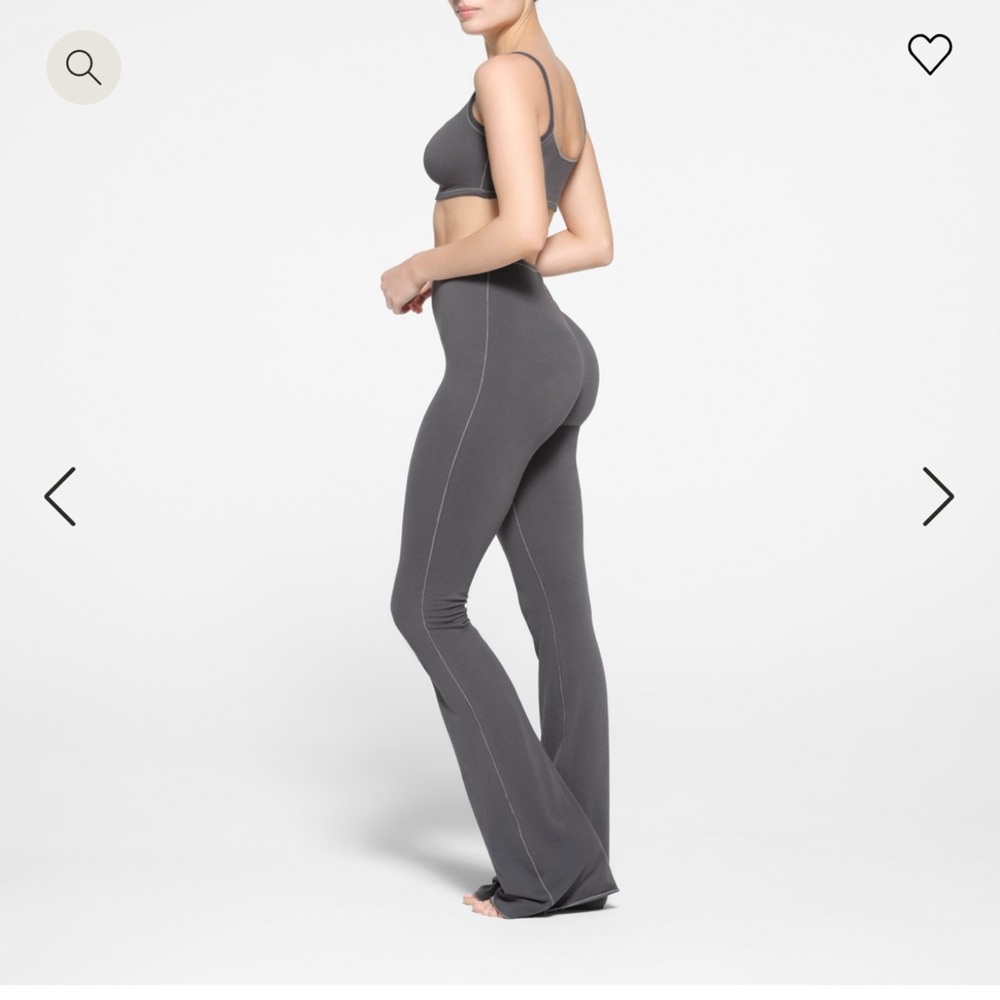 SKIMS flare leggings